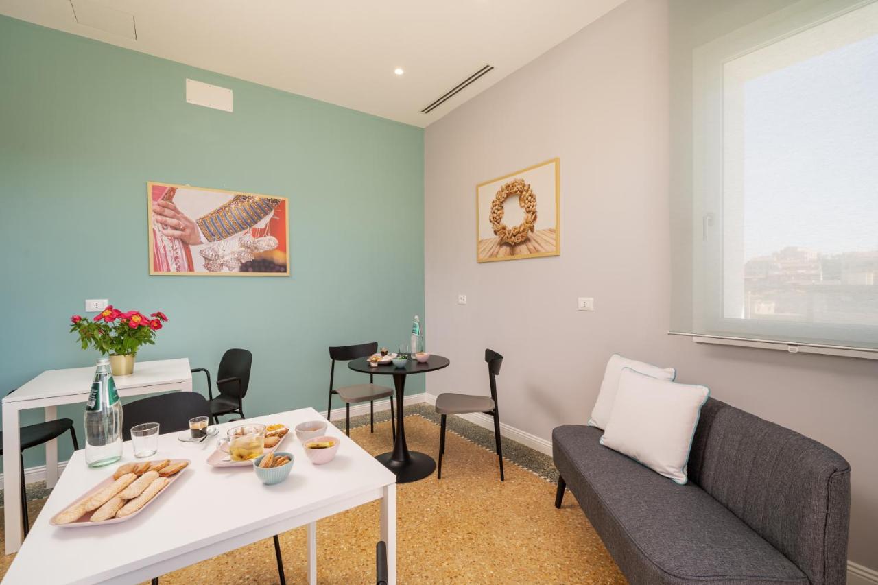 Nue Suites Sassari Bagian luar foto